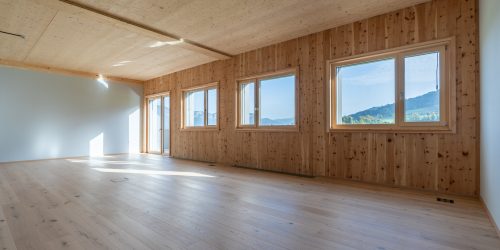 Leeres Sky & Pent Office Büro mit Ausblick aus den Fenstern